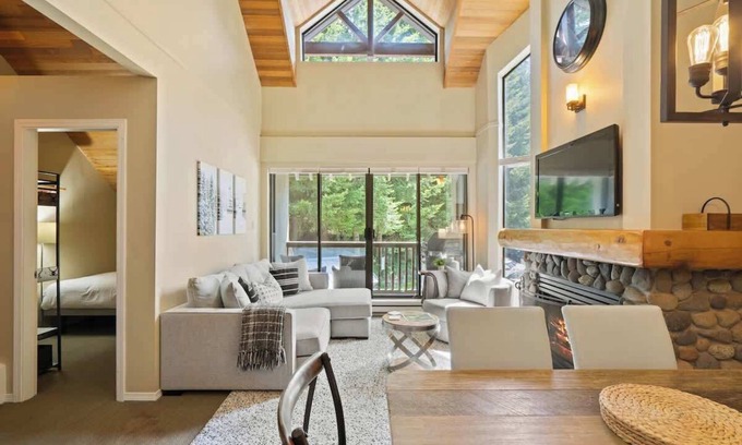 Upper Village Casa | Superb Village Location! Walk to Skiing, Secure Parking