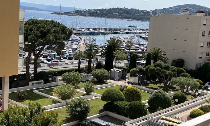 Sainte-Maxime City Centre Apartamento | Superbe Appartement, Vue Mer, Climatisation, au Calme, Classé 5