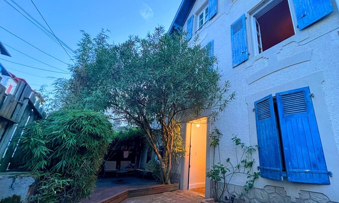 Biarritz Casa | Superbe Maison de Ville de 200m2, 5 Chambres, Terrasse, 10 min de la Plage