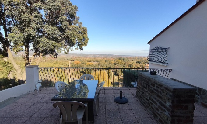 Ceret Condominio | Superbe vue et Décoration Soignée