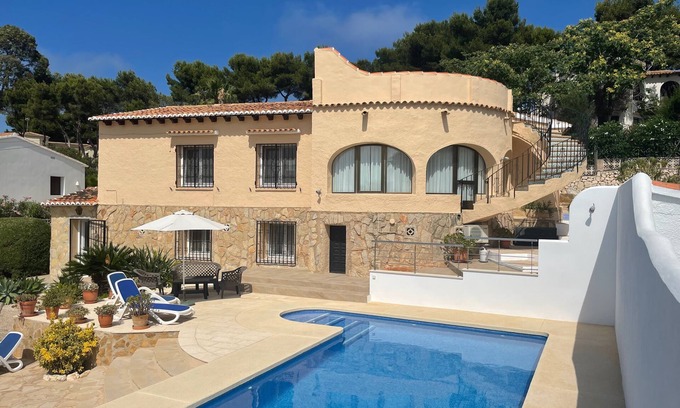 Balcon del Mar Villa | Villa independiente magníficamente mantenida en terrenos privados con piscina propia