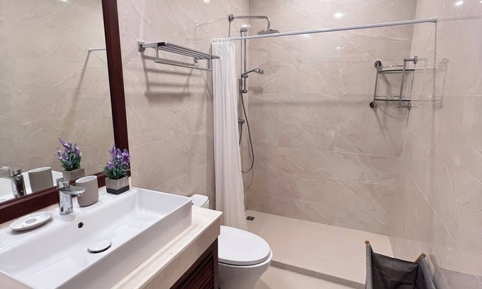 Karon Apartamento | Superior 3 Bedroom Apartment 300m to the Sea