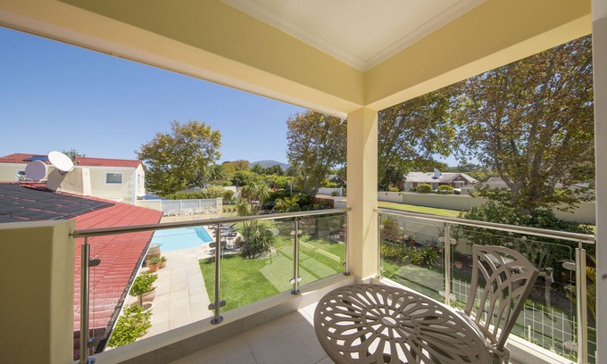 Constantia Apartamento | Superior 4-STAR Apartment with 2 bedrooms, 2 Bathrooms, Loggia and swimming pool