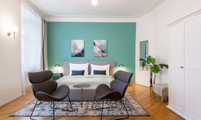 Mala Strana Apartamento | Superior 4BDR Apartment Steps from Charles Bridge