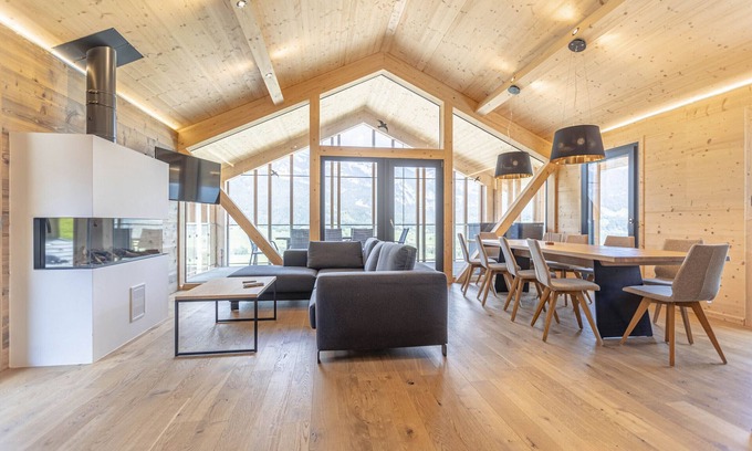 Haus im Ennstal Chalet De Esquí | Superior Chalet with 4 bedrooms and sauna & pool
