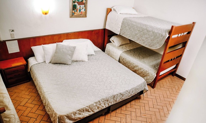 San Gil Hotel | Confort Familiar en Habitación con Balcón Privado