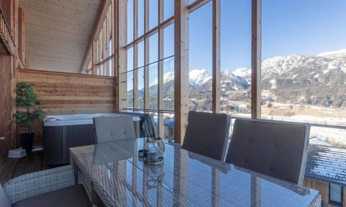 Haus im Ennstal Apartamento | Superior Galerie,Sauna&Außenbadewanne by Interhome
