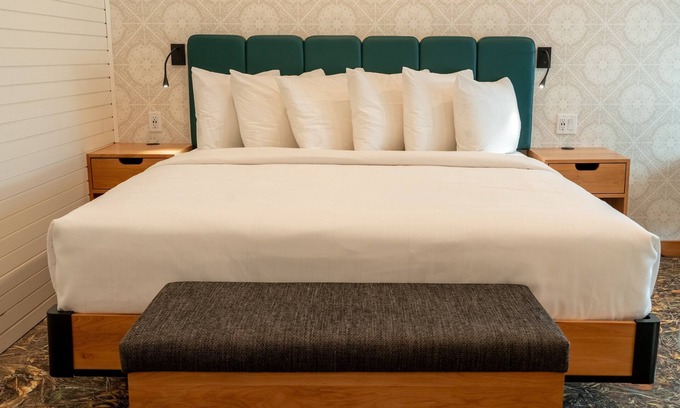 Banff Apartamento | Superior King Room in Banff! Free Parking