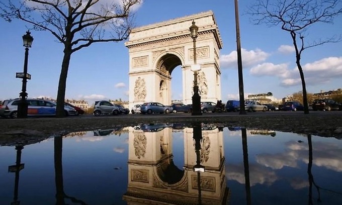Champs-Elysees Apartamento | Superior Room With Aircon In Champs Elysees