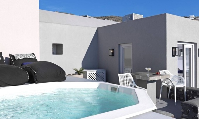 Oia Hotel | Superior Villa with Plunge Pool and Sea View