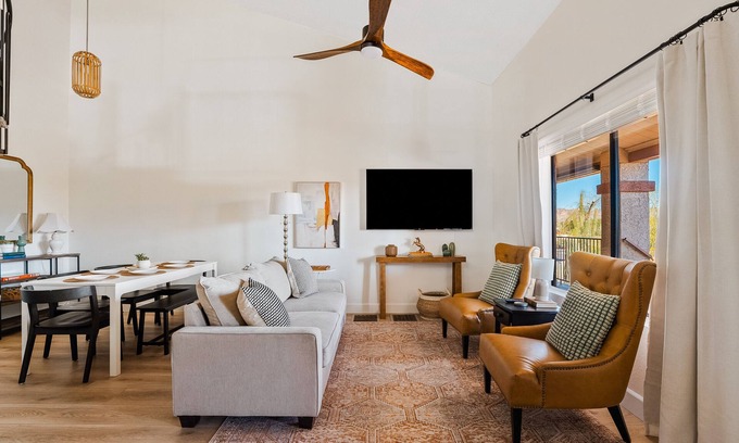 Apache Junction Condominio | Superstition Mountain Views, Pool/Hot Tub, 2bd + Loft