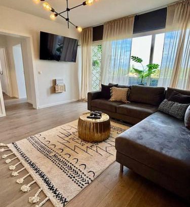 Herne Apartamento | SuperSuite Boho 2Bdr Apartment Balkon Aufzug