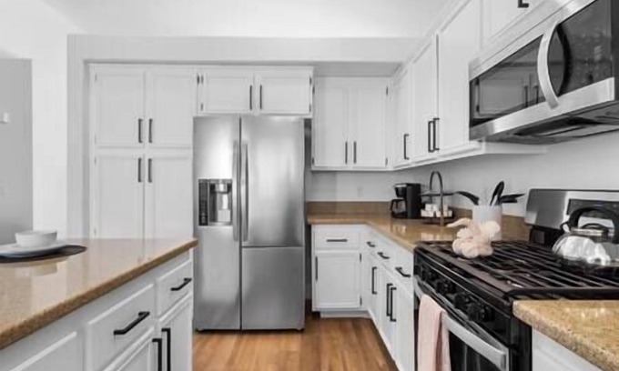 North Las Vegas Casa | Supreme 5BDR Oasis w/Pool,Pickle Ball,Golf & More!