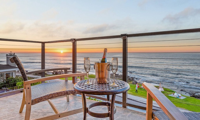 Village of La Jolla Condominio | Sur La Mer, beachfront, tidal pools!
