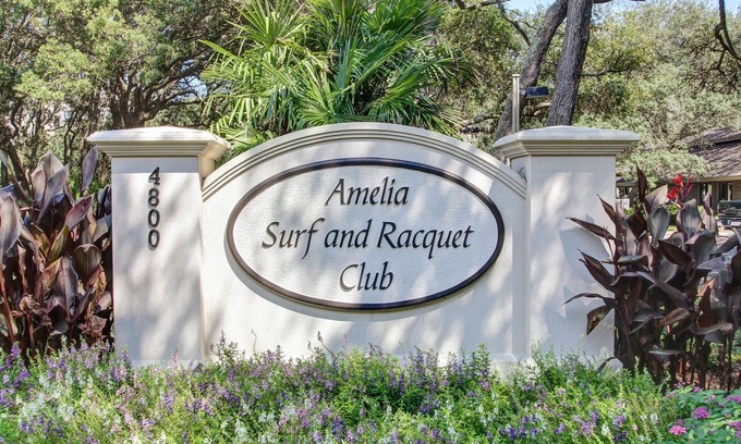 Amelia City Condominio | Surf a Wave at Amelia Surf and Racquet Club Oceanfront Perfect for Couples