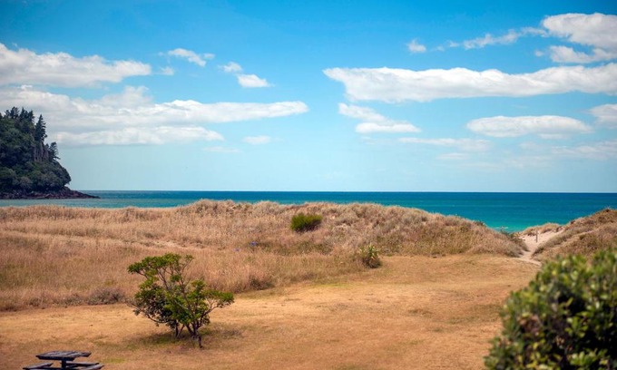 Whangamata Casa | Surf Beach Views - Whangamata Holiday Home