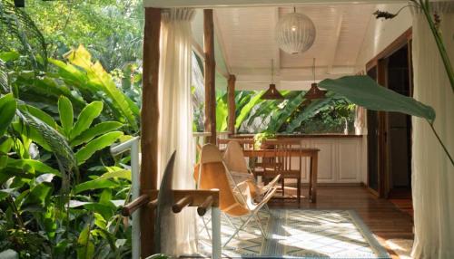 Playa Santa Teresa Casa | Surf Casitas - Mid Tide Bungalow