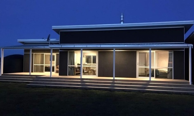 Warea Casa | Casa de la costa de la carretera de surf. Nueva bach frente al mar