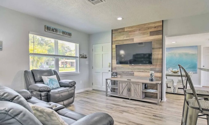 Seminole Casa | Surf n Turf Dog Friendly Home
