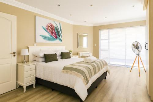 Jeffreys Bay Apartamento | Surf & Serenity on Sea, by Jono & Erik