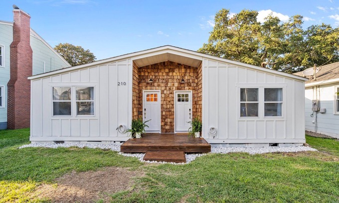 North Carolina Coast Cabaña | Surfer's Bungalow!