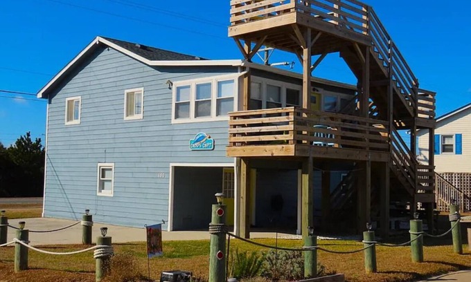 South Nags Head Casa | Surfin’ Sunrise a 4-bedroom house in awesome Nags Head just steps from the beach