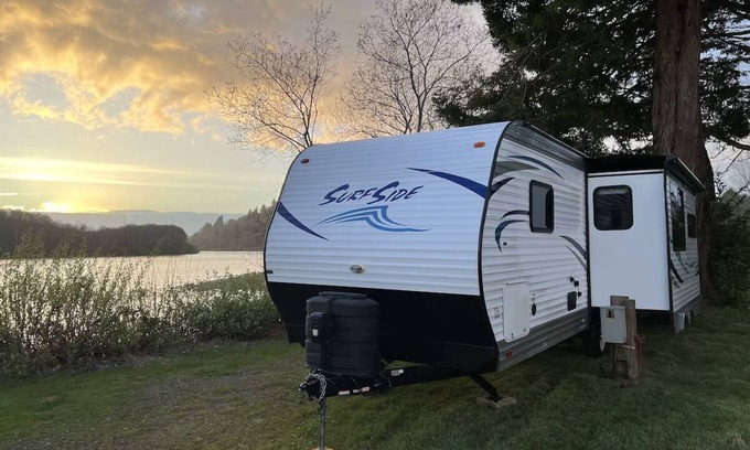 Klamath Apartamento | Surftside glamping rv - Site #17