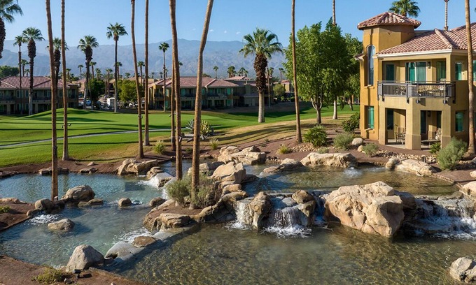 Palm Desert Complejo | Surrounded by Beautiful Grounds, Golf Courses, 5 pools & more for entire family