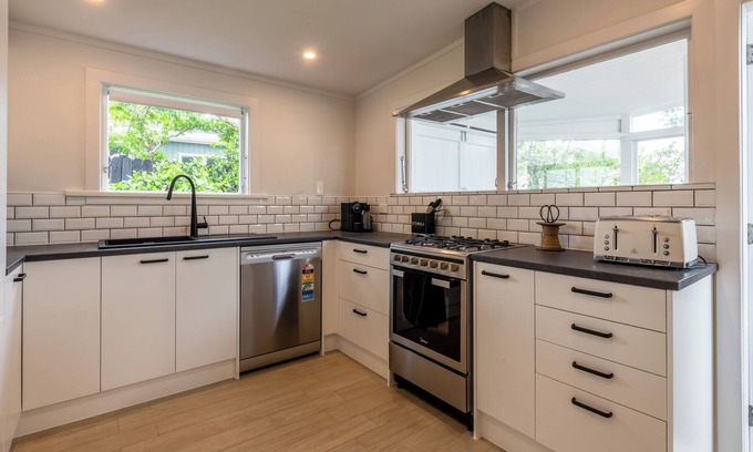 Ponsonby Villa | Urban Villa in Ponsonby offers a quiet lifestyle accompanied by an enclosed terrace for the ultimate