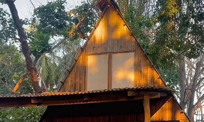 Cabuya Cabaña | Surrounded By Trees In Front Of The Sea