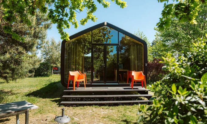 Ouddorp Chalet De Esquí | Sustainable cottage made of recycled cardboard