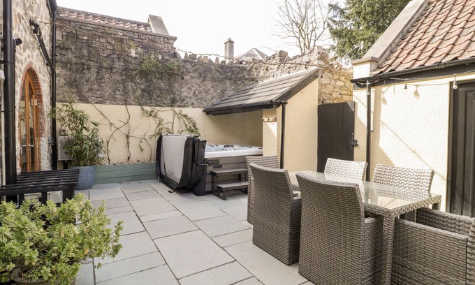 Weston-super-Mare Cabaña | SUTHERLAND BARN, pet friendly, character holiday cottage in Hutton