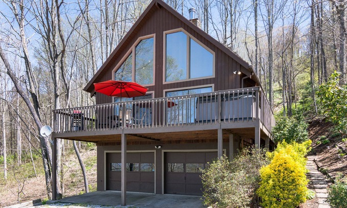 Skyland Cabina | Suzies Luxury Cabin Asheville HOT TUB vistas nr Biltmore 2-10 agosto disponible