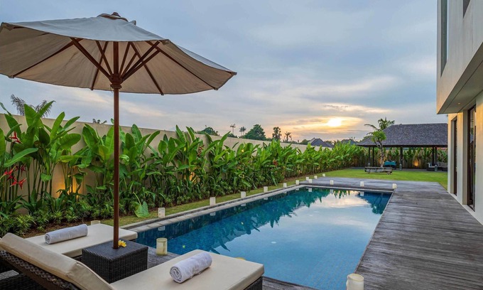 Ketewel Villa | Svarga 3 Bedrooms Brand New Stylish Villa With Private Pool, Lawn, Gazebo