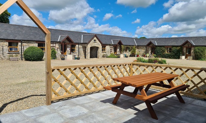 Whitland Cabaña | Swallow Cottage
