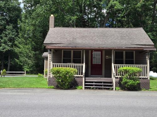 Oakland Casa | Swallow Falls Cabin 4