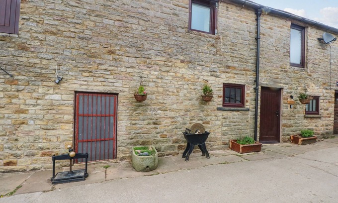 Allgreave Cabaña | SWALLOWS RETURN, romantic in Sutton Near Macclesfield