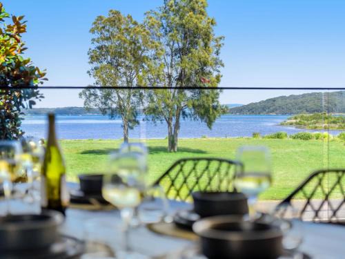 Swansea Casa | Swan Lake By Coast Hosting