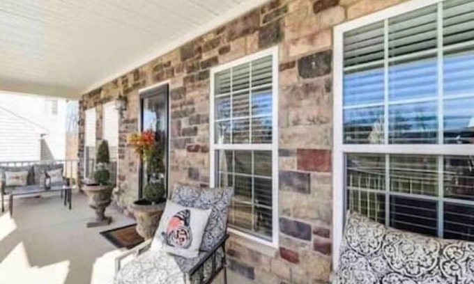Ampthill Casa | 🦢Swanhaven Offers Serene, Corporate Style Waterfront Luxury Living