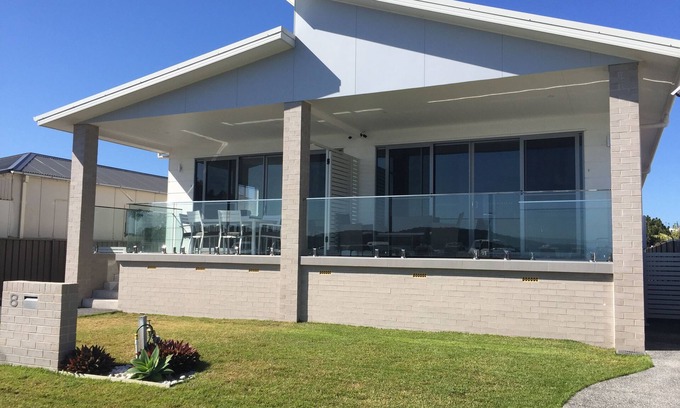 Swansea Casa | Swansea Lakeside Retreat es una gran propiedad a orillas del lago Macquarie