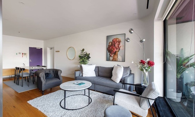 Chinatown Apartamento | Swanstons Urban Duo Great for Groups with Pool