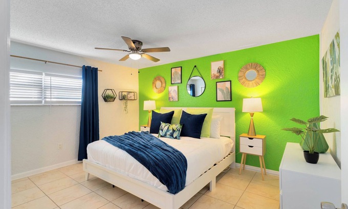 Indian Harbour Beach Apartamento | Swaying Seaweed~ Walk to the beach, Pool, BBQ, Gym