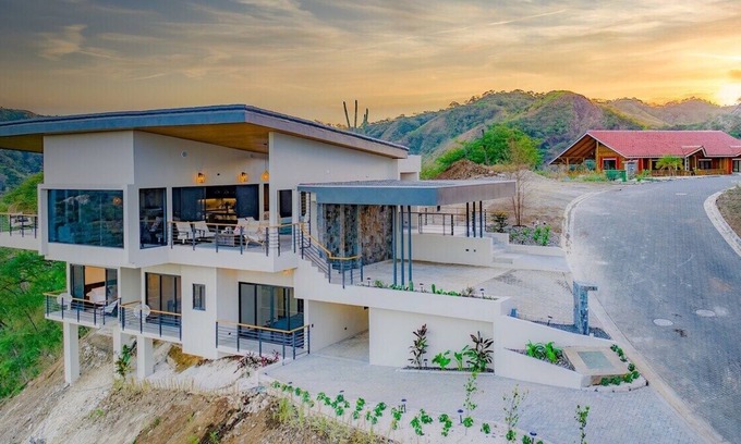 Coco Casa | Sweeping Views - Gated Community - Gym/Pickleball/Tennis included!