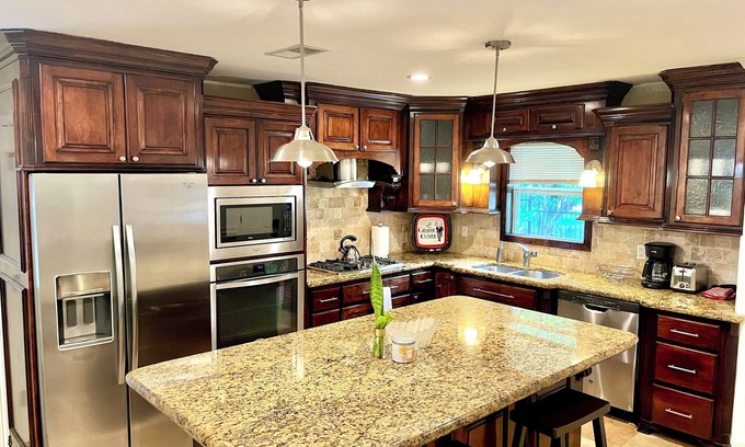 Grogan's Mill Casa | Sweet & cozy indv. home in The Woodlands, TX. 2-3 min drive to prime locations!