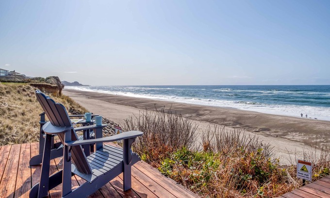 Gleneden Beach Casa | Sweet Gleneden Beach Oceanfront Single-Level has Big Windows, Beach Access!
