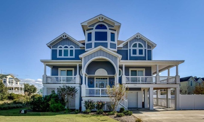 Buck Island Casa | Sweet Home Carolina | Piscina Privada, Tina Caliente | 1750 pies de la playa | Corola