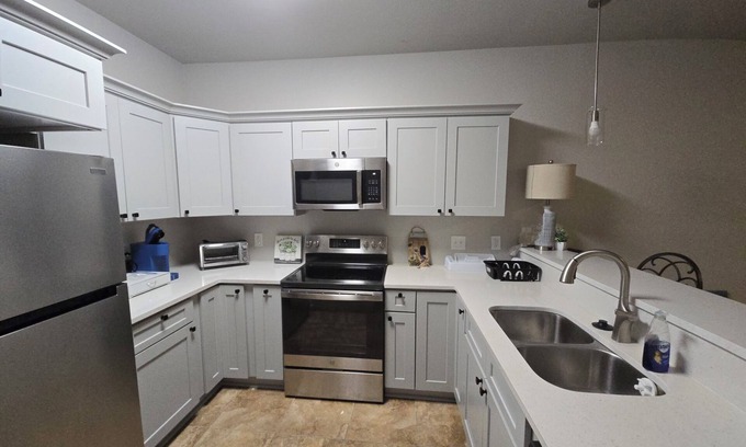 LaPlace Condominio | Sweet Home Louisiana-a cozy 2-BR, 2.5 bath-condo with WiFi in enchanting LaPlace