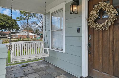 Northside Casa | Sweet Houston, 14 People, 4 Bethroom, 2 Full Restrooms