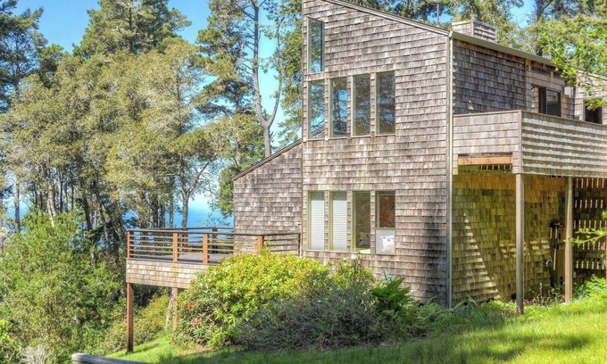 Sea Ranch Casa | Sweet Sea Ranch | Nestled in Redwood Forest