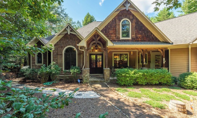 Morganton Casa | Sweet Spot on Lake James | Luxury Home with Fire Pit & Game Room!